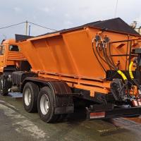 Автомобиль пескоразбрасыватель АПР 7.0 на базе шасси КАМАЗ 53605.