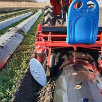 Грядообразователь пленкоукладчик активный