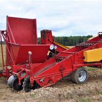 Картофелеуборочный комбайн ККУ-1