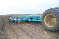 Культиватор стерневой тяжелый полуприцепной складной КСТ-9300 М "Кедр" пружинная борона