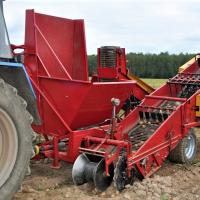 Картофелеуборочный комбайн ККУ-1