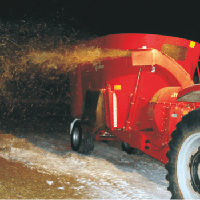 Смеситель-кормораздатчик Trioliet Solomix P с выдувателем соломы