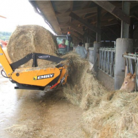 Размотчик круглых тюков соломы Delta  фирмы «EMILY» (Франция)