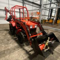 Трактор Уралец 224 с погрузчиком и экскаватором 