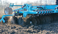 Борона дисковая легкая полуприцепная складная ДЛ-620ПС М "Форвард" тандемный каток (колеса 19/45-17)