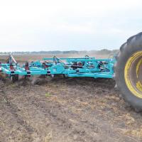 Культиватор стерневой тяжелый полуприцепной складной КСТ-11700 М "Кедр" пружинная борона