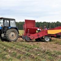 Картофелеуборочный комбайн ККУ-1