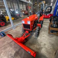 Трактор Уралец 2204 с отвалом для снега